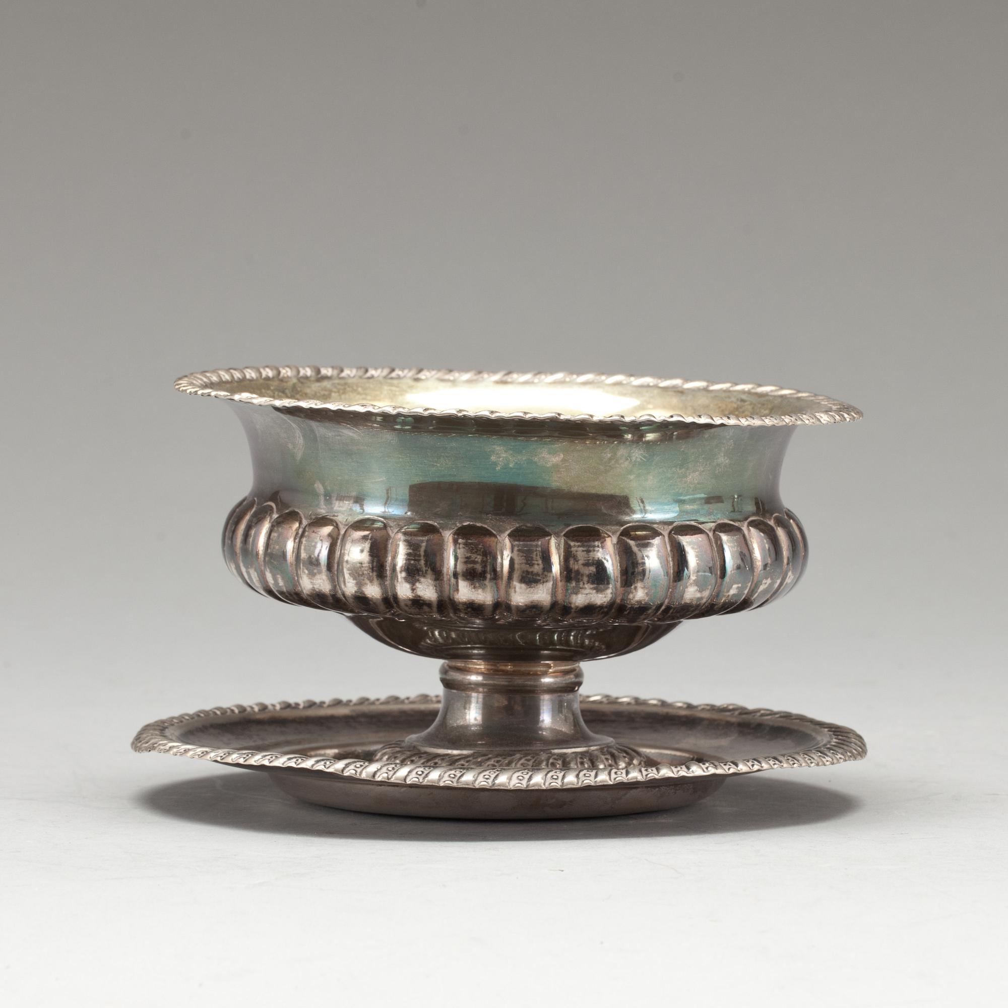 SKÅL PÅ FOT, silver, Zachris Lundqvist, Stockholm,  Vikt ca 330 g.