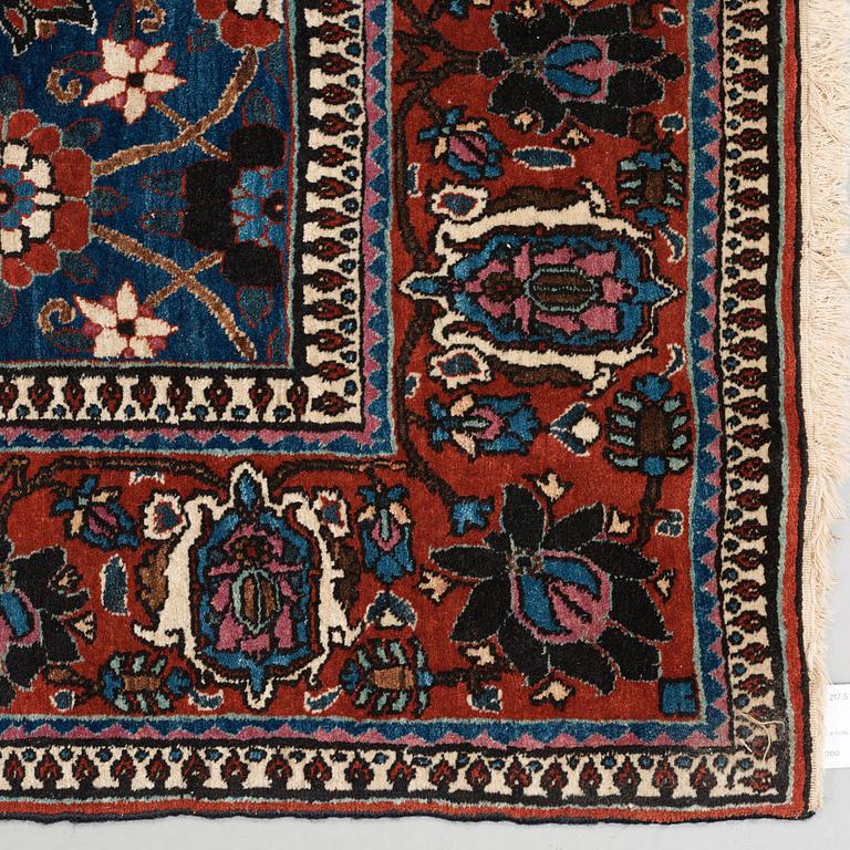 SEMI-ANTIQUE VERAMIN. 217,5 x 146,5 cm.