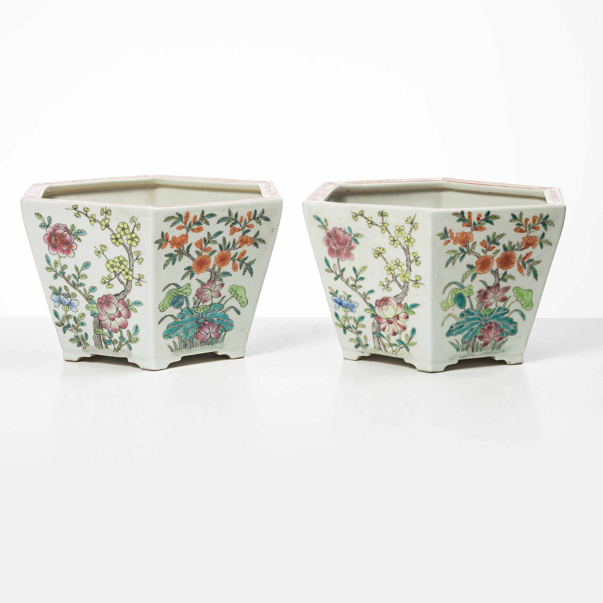 Ytterfoder, ett par, porslin, Kina, modern tillverkning.