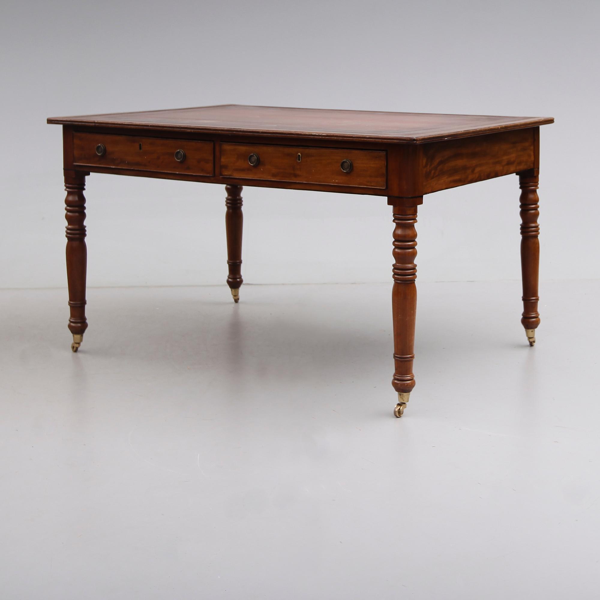 SKRIVBORD, England, 1800-talets andra hälft.