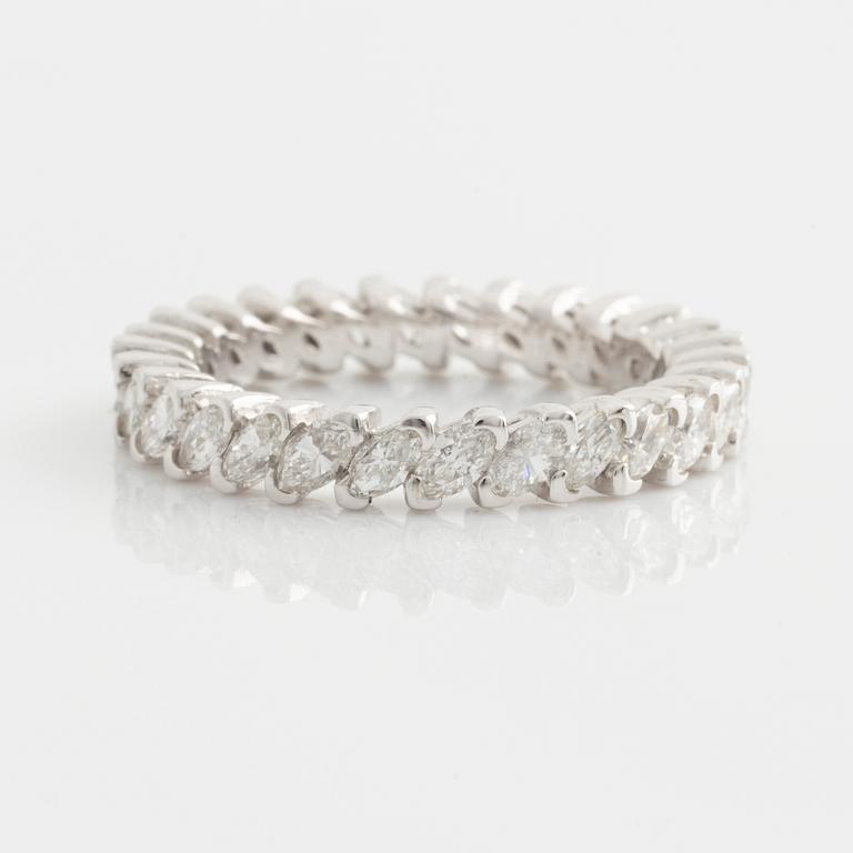 Ring, full eternity ring, white gold with navette-cut diamonds.