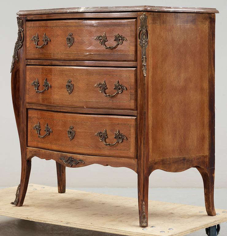 BYRÅ, Louis XV-stil, 1900-talets första hälft.