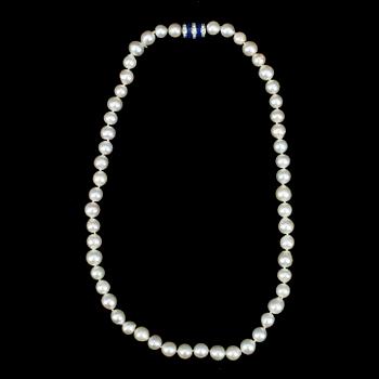 COLLIER, 2 delar, odlade saltvattenspärlor, lås 18k vitguld och lapis lazuli och briljantslipade diamanter tot ca0,68ct.