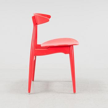 A "CH33" chair by Hans J Wegner for Carl Hansen & Son, Odense.