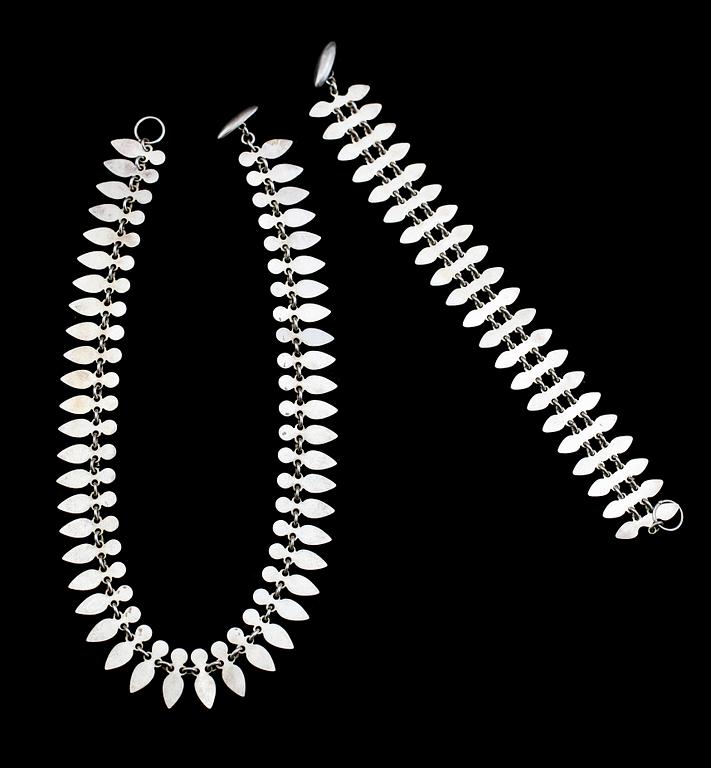 COLLIER OCH ARMBAND, sterlingsilver och emalj, 1900-talets mitt.