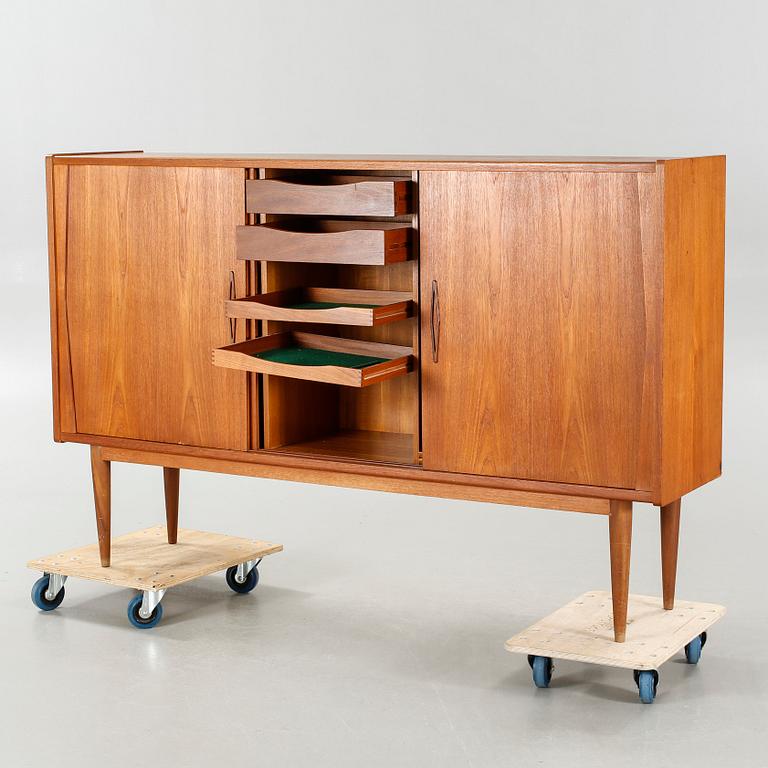 A 1950/60s sideboard.