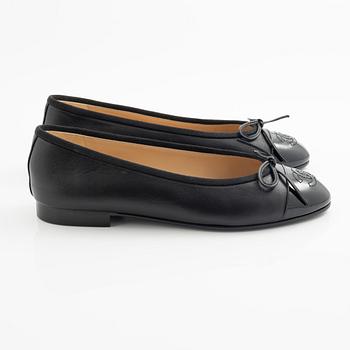 Chanel, ballerinaskor, storlek 35 1/2C.