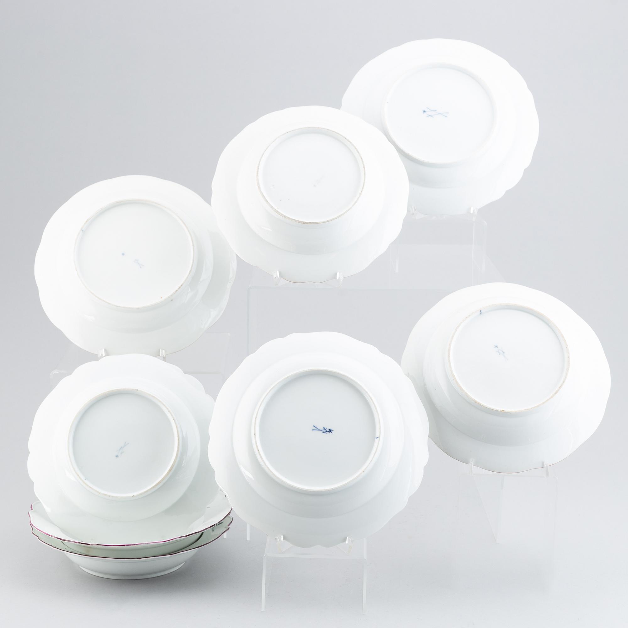 Eight Meissen porcelain plates, Marcolinis period (1774-1814).