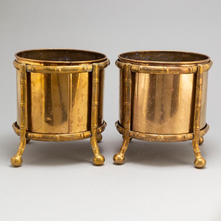 A pair of early 20th Century flower pots.