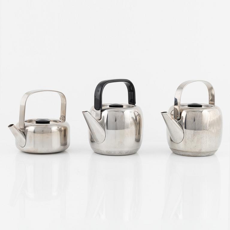 Timo Sarpaneva tthree stainless steel teapots, Opa, Finalnd, 1970's.