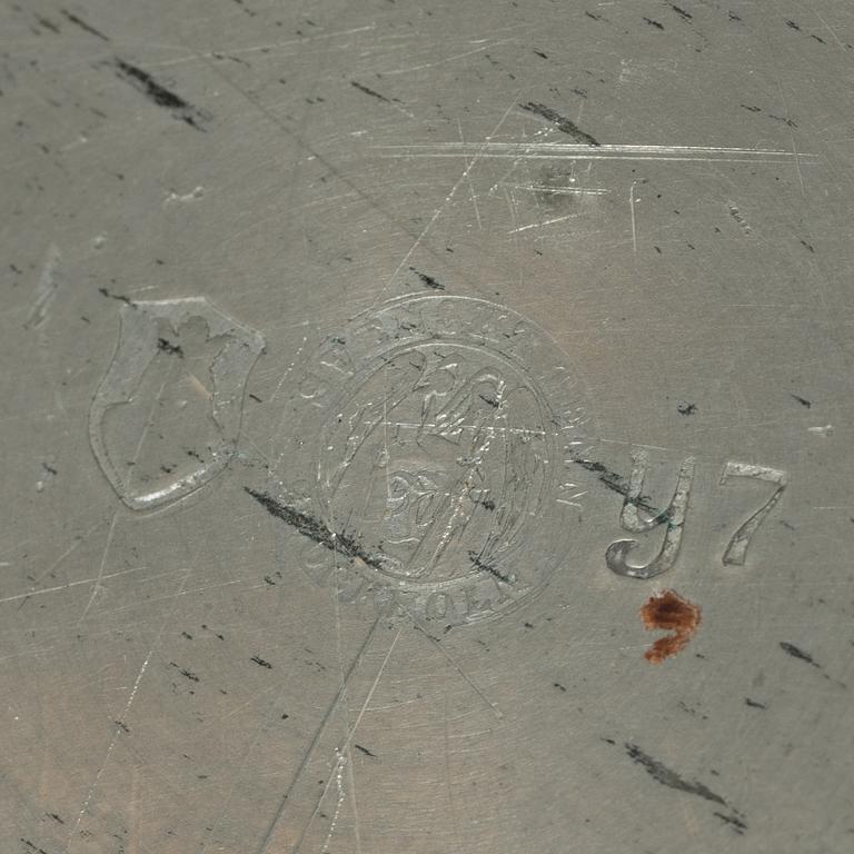 Firma Svenskt Tenn, a pewter bowl with cover, Stockholm 1925.