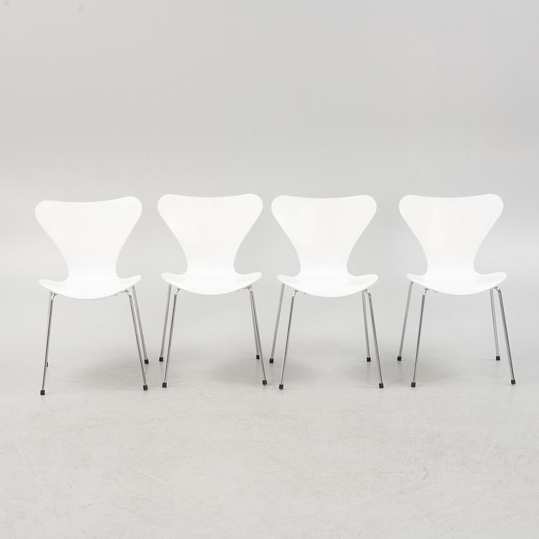 Arne Jacobsen, stolar 4 st, "Sjuan", Fritz Hansen, Danmark.