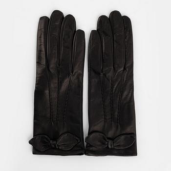 Prada, A pair of black lambskin gloves, size 7.