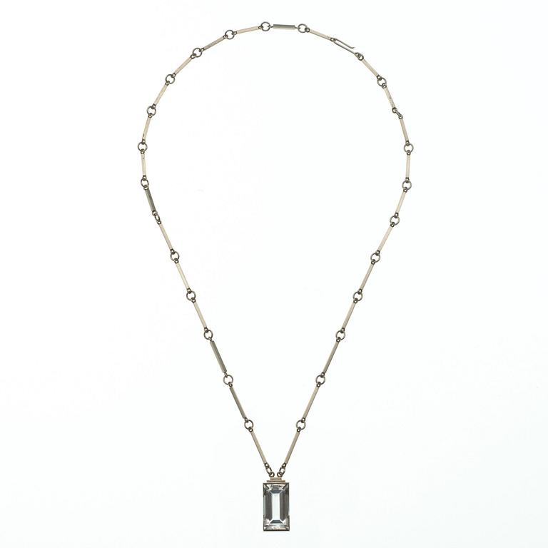 A Wien Nilsson sterling and rock crystal pendant and chain, Lund 1940.