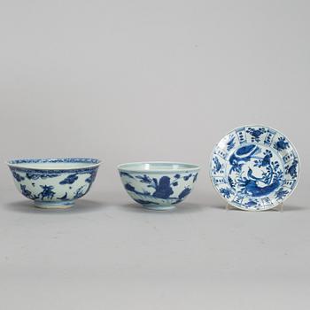 A set of three blue and white bowls, Ming dynasty (1368-1644).