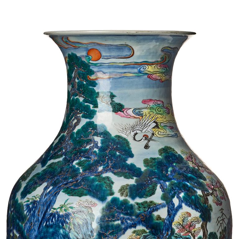 A large famille rose vase, Qing dynasty, circa 1800.