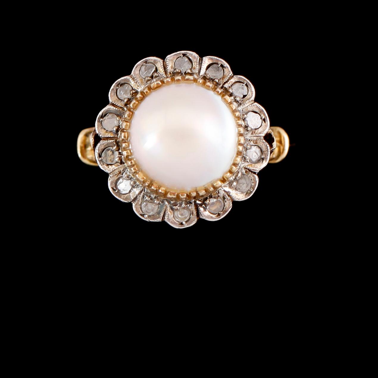 RING, 18 k guld och silver, mabépärla och rosenstenar, 1900-talets första hälft.