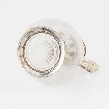 Vinkanna, glas och nysilver, omkring år 1900.