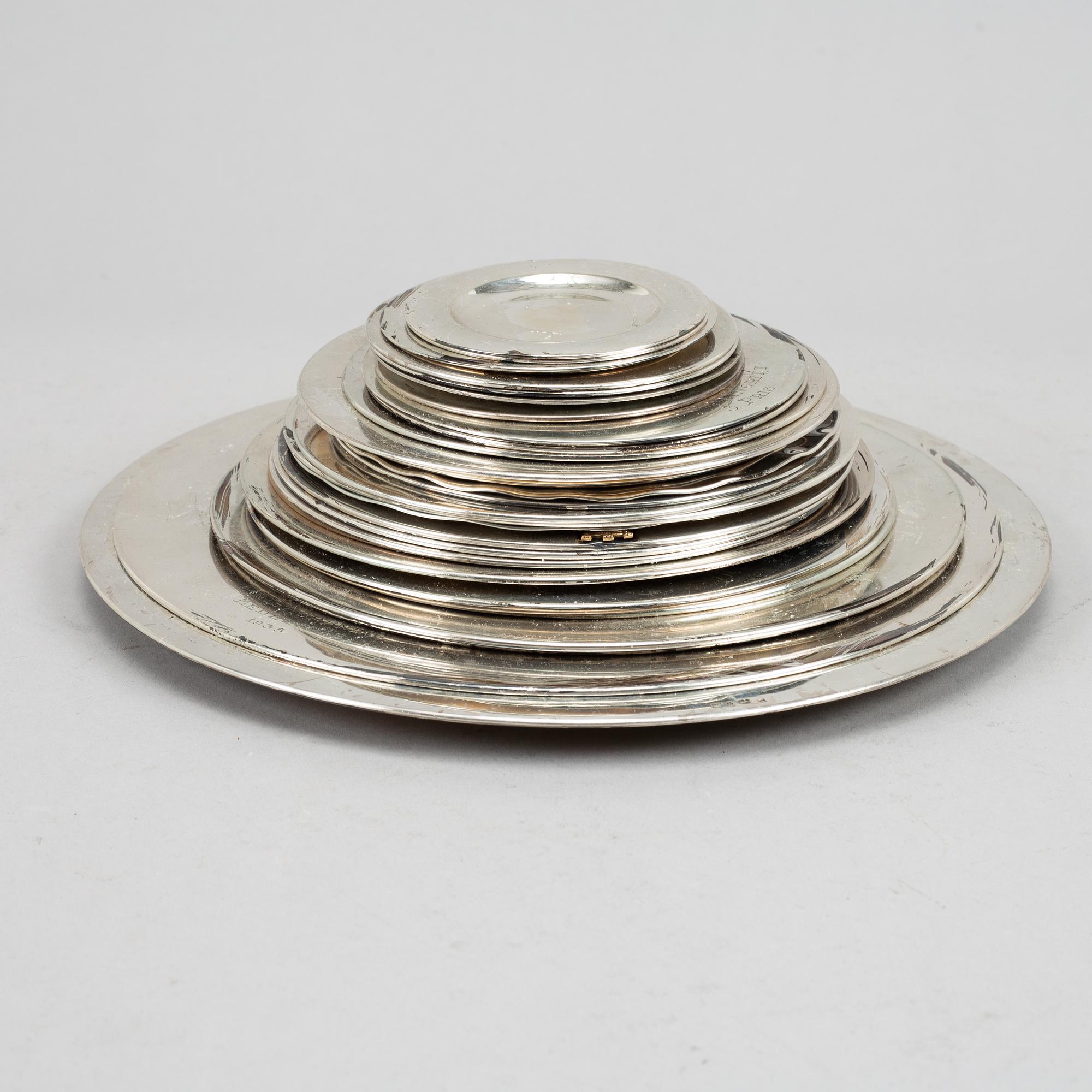 31 swedish silver dishes with engraving, including K Anderson, Stockholm 1927.