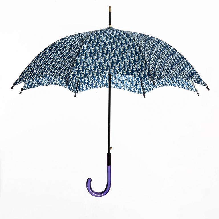 Christian Dior, aftonväska samt paraply.