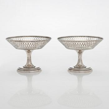 Serveringskålar med gallerkant, ett par, sterlingsilver, Birmingham, England 1911.