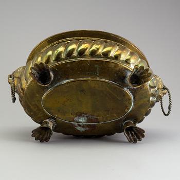 AN 18TH CENTURY BRASS JARDINIERE.