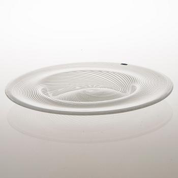 HEIKKI ORVOLA, A filigree glass dish produced at Nuutajärvi Notsjö, signed.