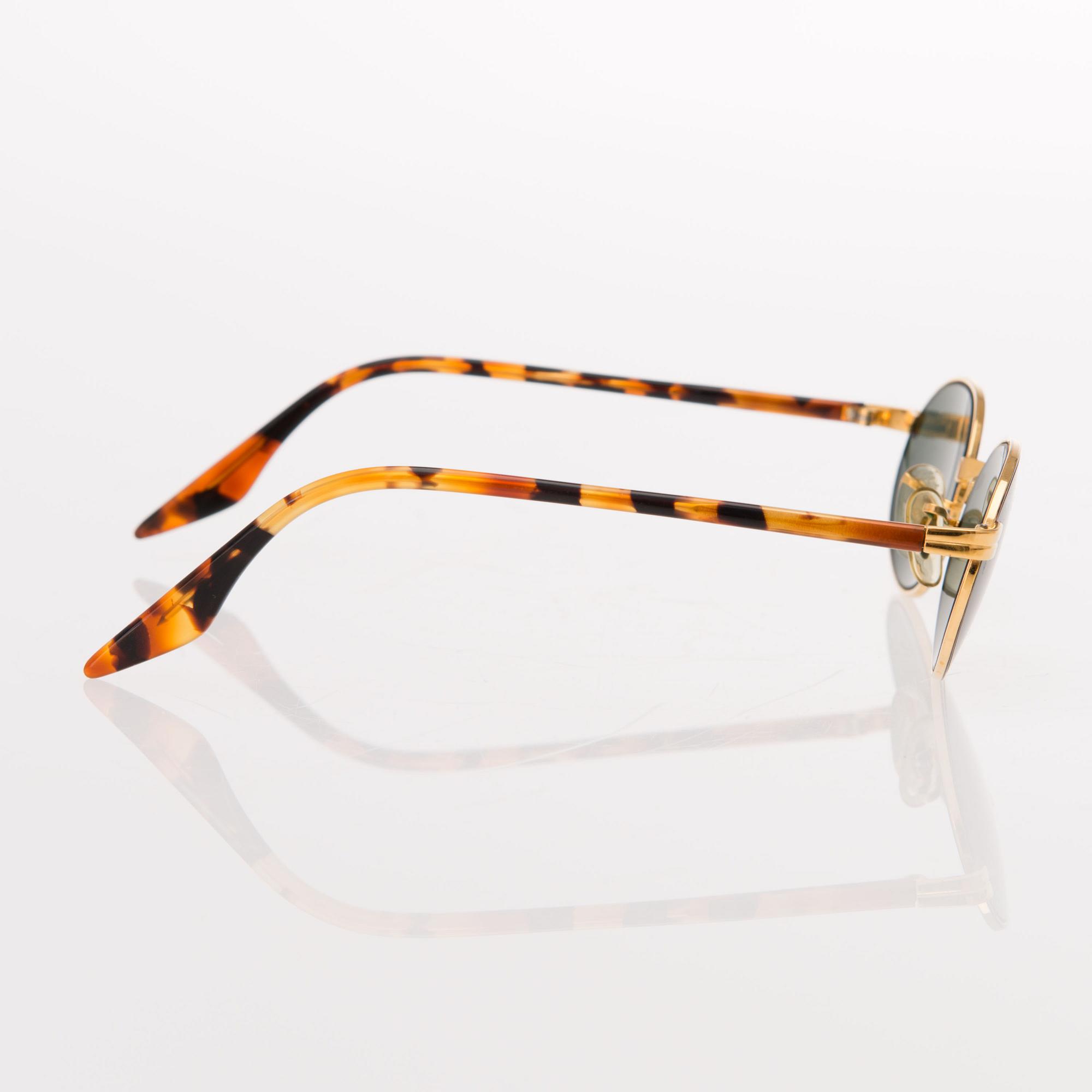 RayBan "W 2188" sunglasses.