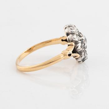 Ring in gold with old-cut and rose-cut diamonds.