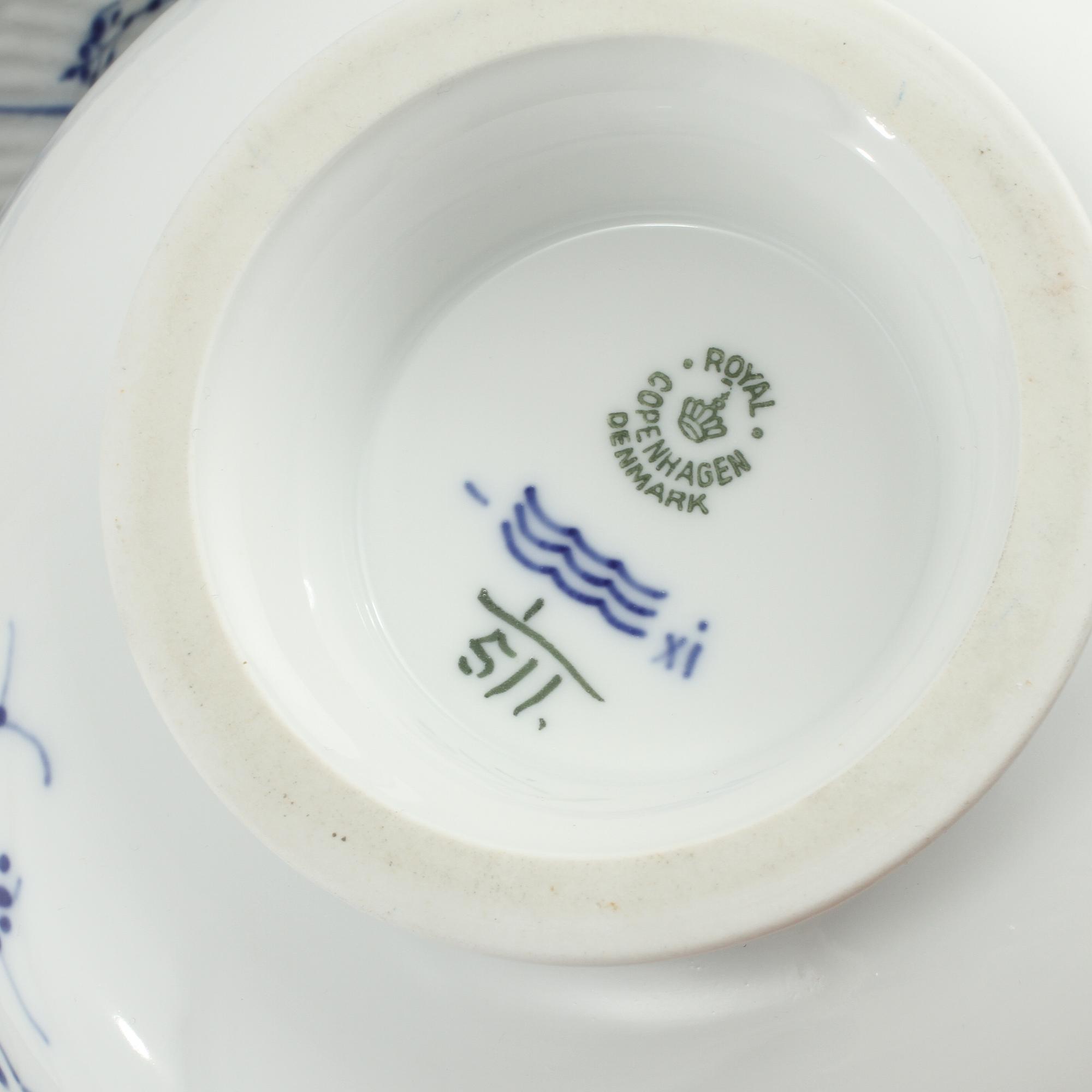 SERVISDELAR, 29 delar, porslin, "Musselmalet", Royal Copenhagen, Danmark, 1900-talets andra hälft.