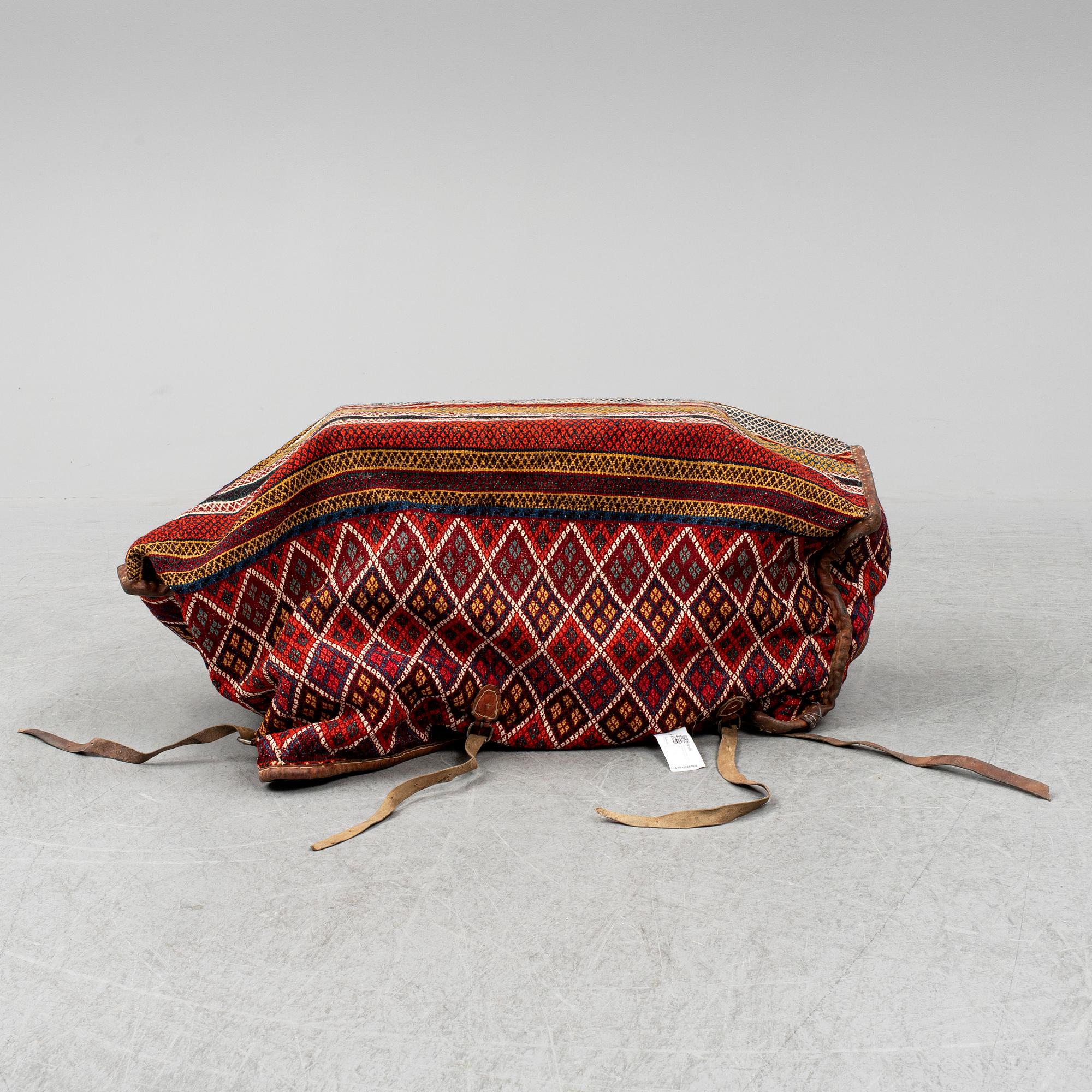 OLD MAFRASH Soumakteknik. Höjd ca 43, längd 120 och djup 42 cm.