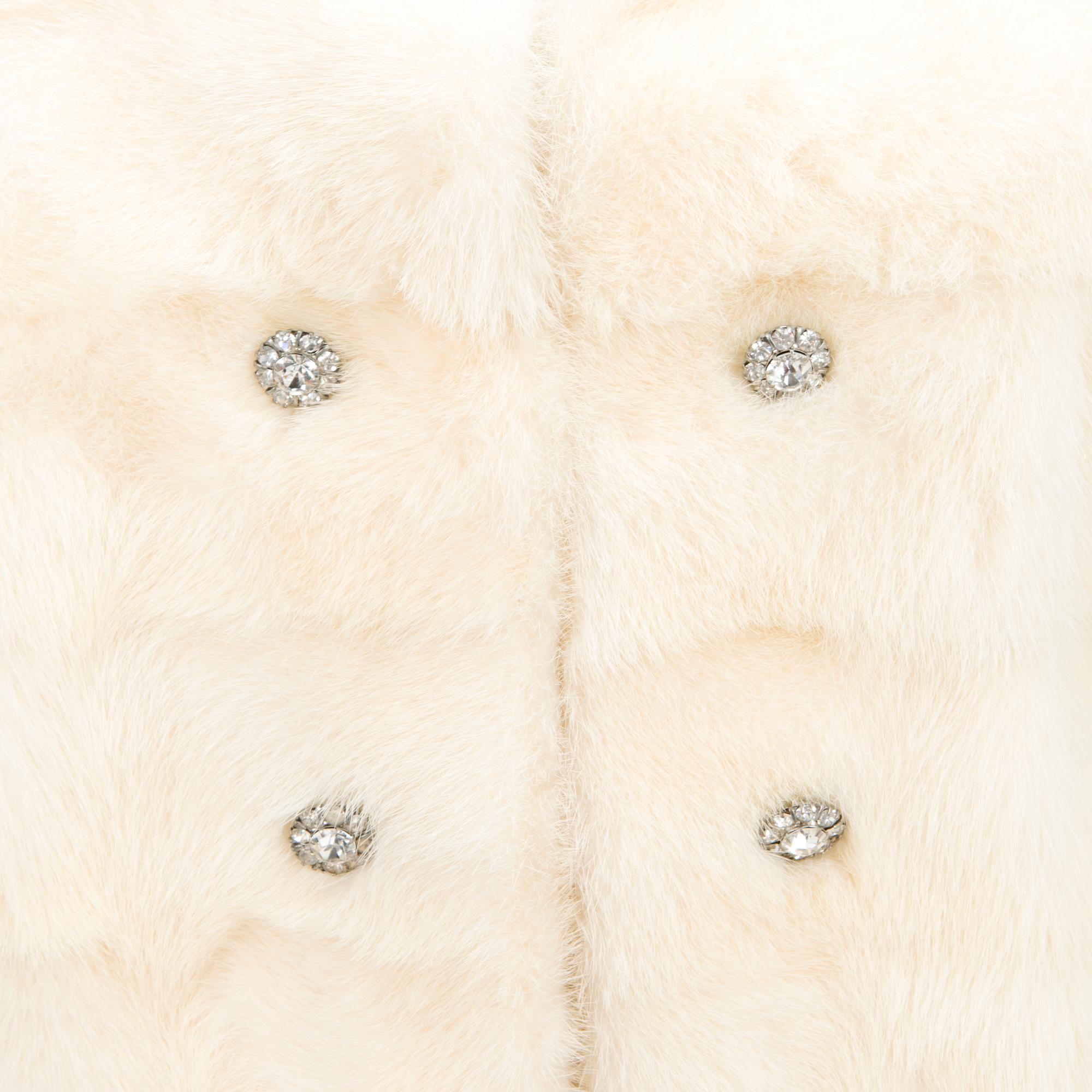 PÄLSJACKA MED BÄLTE SAMT HAT.