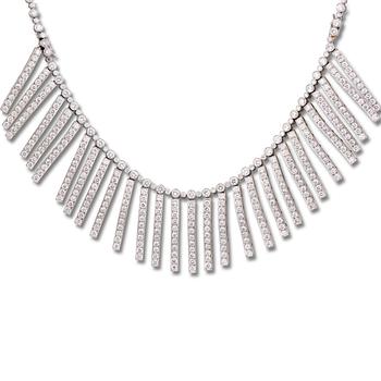 149. A NECKLACE, brilliant cut diamonds, platinum. France.