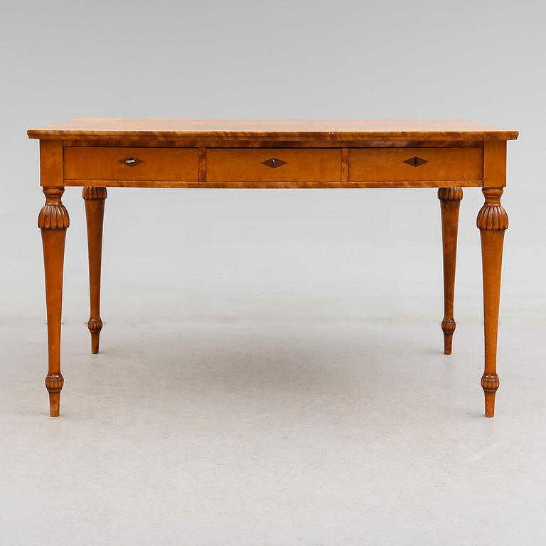 SKRIVBORD, 1900-talets första hälft.
