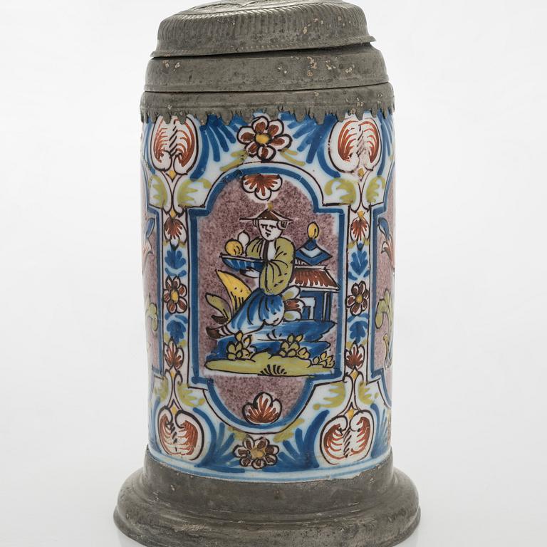 Dryckeskanna, fajans, Mellaneuropa, 1700-tal.