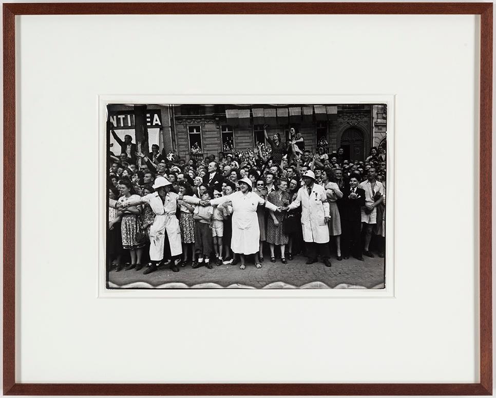 HENRI CARTIER-BRESSON, gelatin silver print stamped by the photographer and with Europapress AB copyright stamp verso.