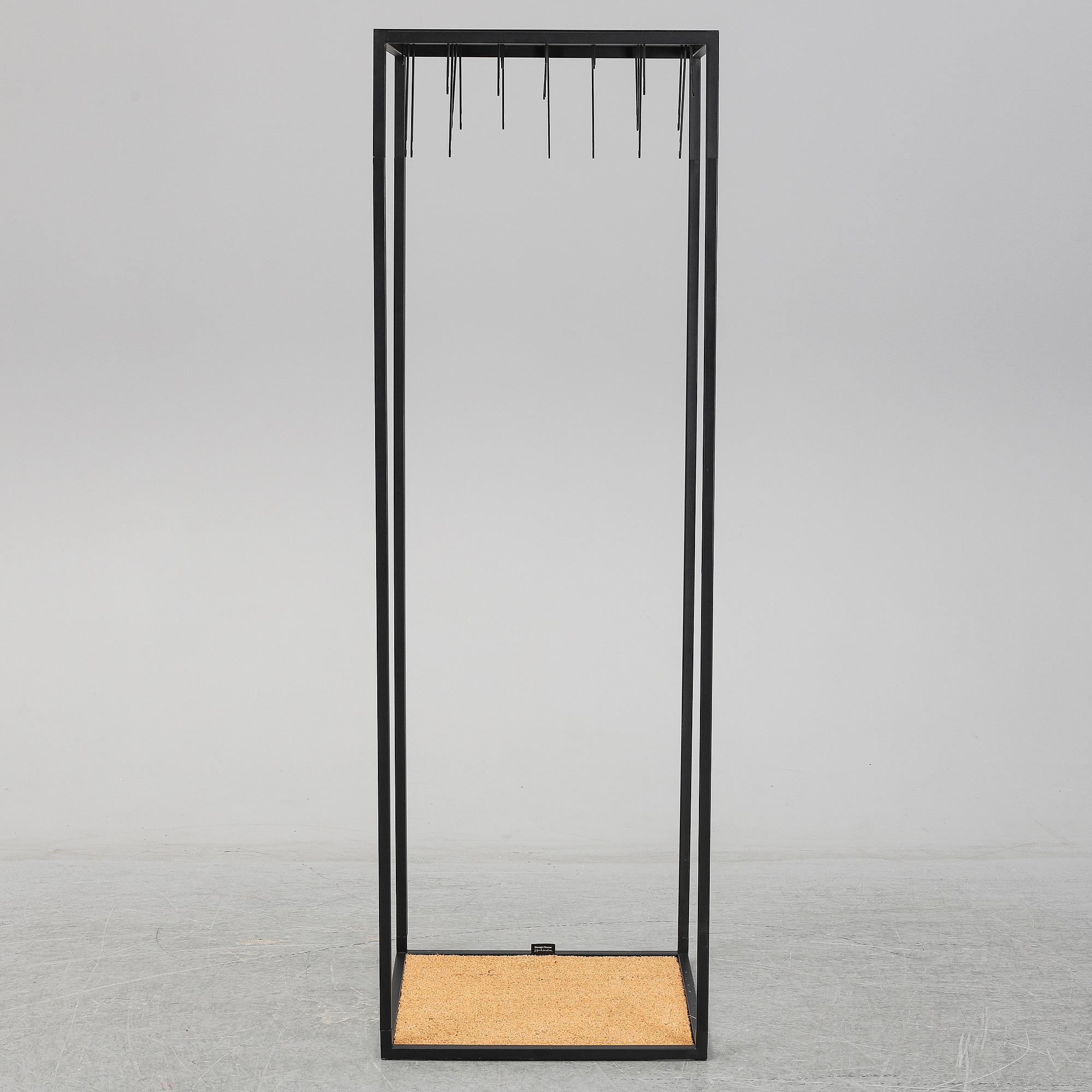ALEXANDER LERVIK, "Atelier Floor Hanger", klädhängare, Design House Stockholm 2020.