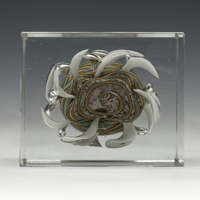 ÅRSKUB, glas, signerad Oiva Toikka, Nuutajärvi 1981, numrerad 1280/2000.