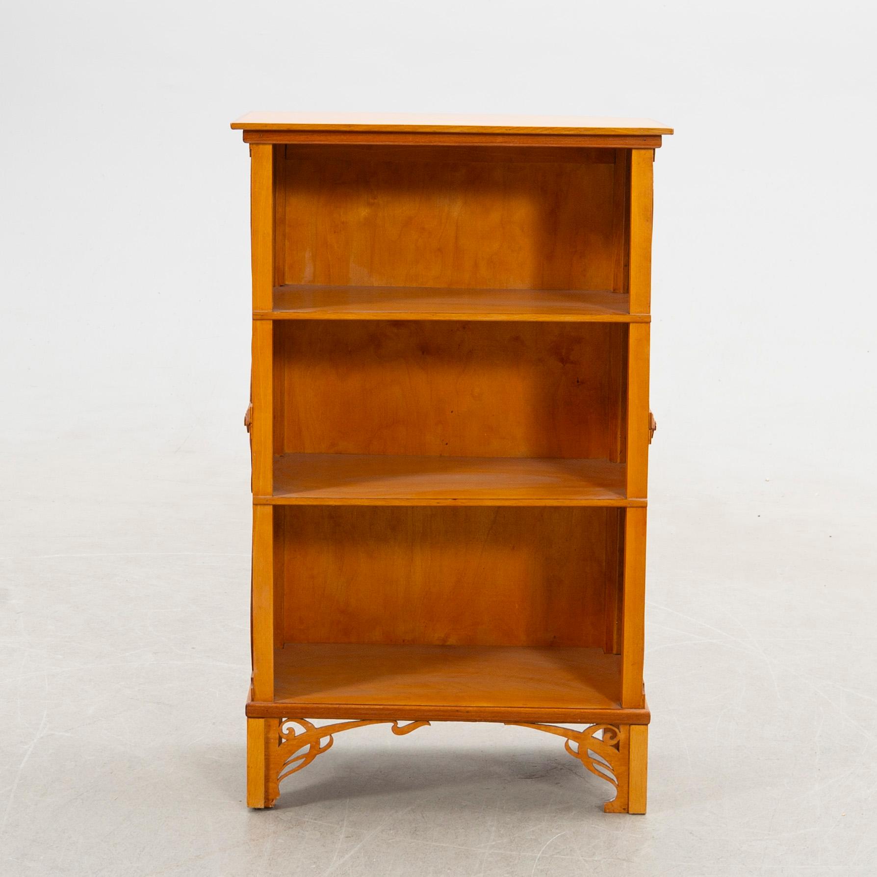 Shelf around 1900.