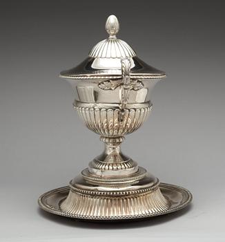 A TUREEN, Gotthard Stang, St Petersburg 1818. Assay master Alexander Jashinkov.