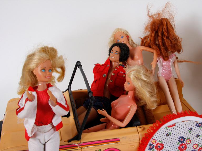 BARBIEDOCKOR, 9 st samt LEKSAKSDOCKOR, 4 st, bl a Mattel.