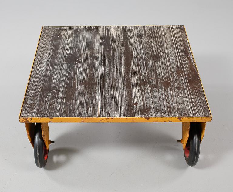 INDUSTRIVAGN/SOFFBORD, 1900-tal.