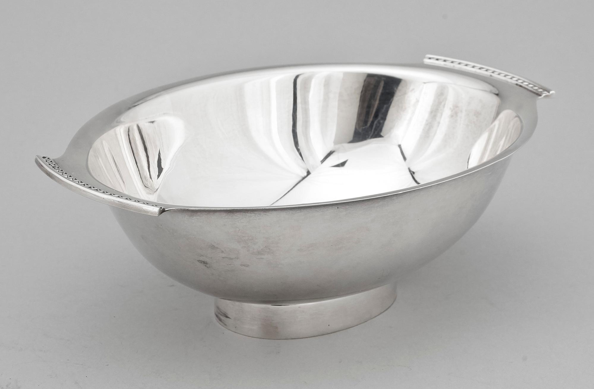 SKÅL, sterling silver, Vera Ferngren, GAB Stockholm 1964. Vikt 321 g.