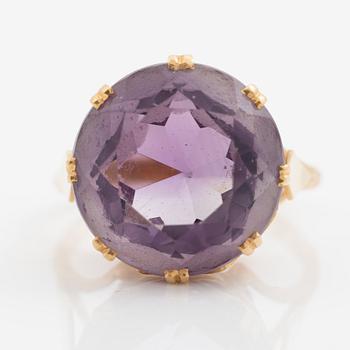 Ring, Stigbert, Engelbert 18K gold with amethyst.
