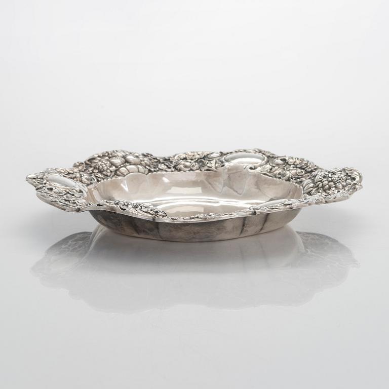 A silver centrepiece bowl, import mark Oskar Lindroos, Helsinki 1929.