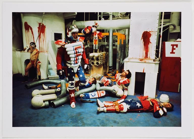 William Klein, ”Mister Freedom koffert - full set edition”, 2020.