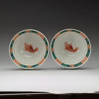 A pair of famille verte bowls, Qing dynasty, Kangxi (1662-1722), with Yongle four characters mark.