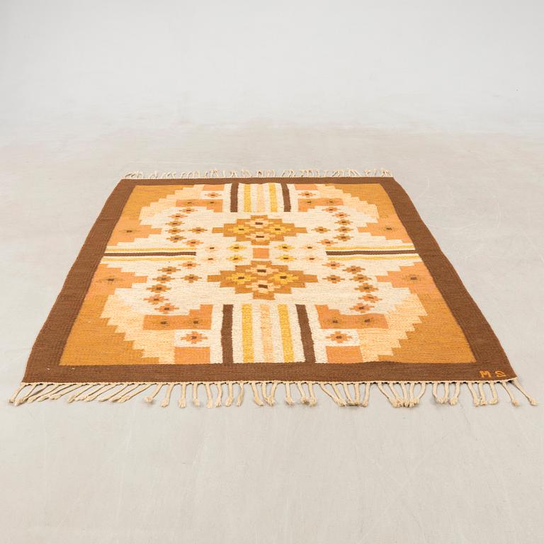 Maj Svanström rölakan rug, signed, approx. 243x166 cm.