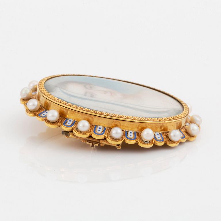Miniatyrporträtt/brosch 18K guld med emaljdekor och pärlor.
