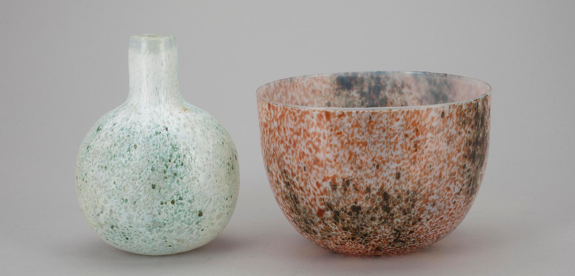 VAS, glas, signerad O. Toikka Nuutajärvi, samt SKÅL, ej signerad.